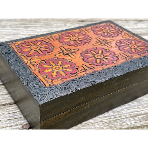 Vintage 1980s Carved Wood Medallions Trinket jewelry box Boho - Picture 5 of 12